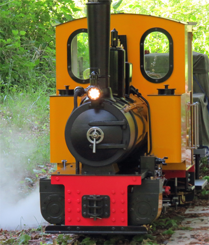 Working Feldbahn headlamp on "dim" setting .