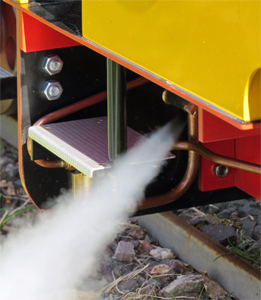 Feldbahn vacuum ejector exhaust underneath the footplate.