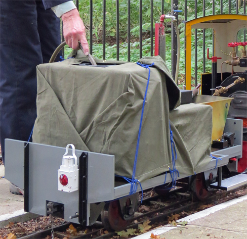 Feldbahn Steam Locomotive - Injector water supply from driving truck